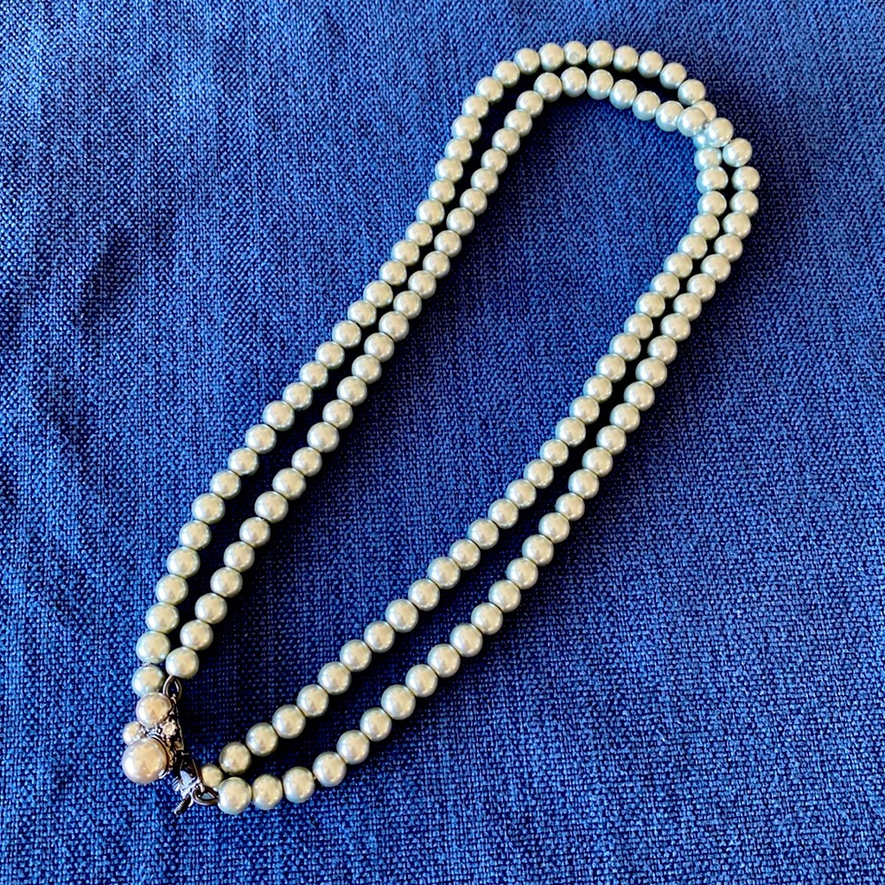 Banana Republic Grey Pearl Necklace